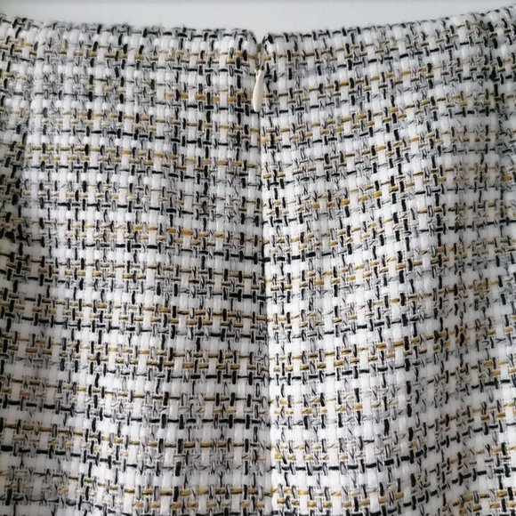 NWT Calvin Klein Black Gray Gematric Slit Tweed Straight & Pencil Skirt Size 14P - Picture 5 of 8